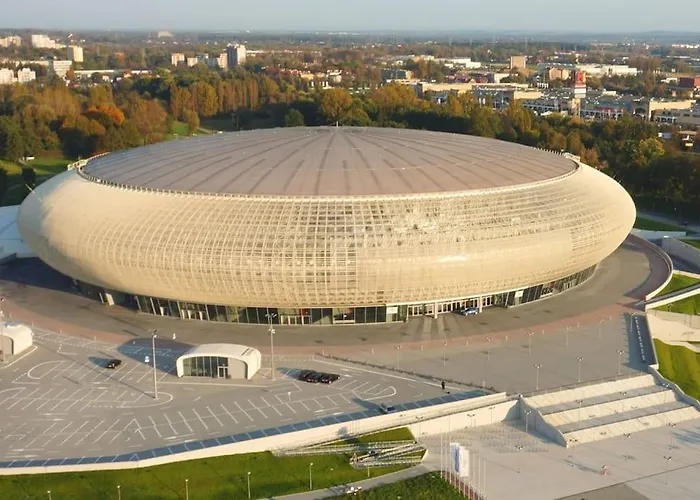 Big Attic Apartment Near Tauron Arena
